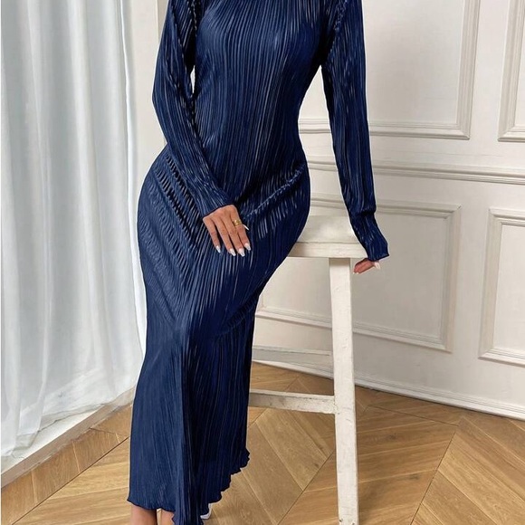 Black and navy dress bundle ! - Picture 5 of 7